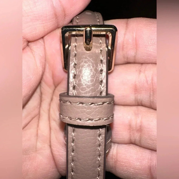 Kate Spade New York
PATTERSON DRIVE PEGGY CROSSBODY - Picture 4 of 6